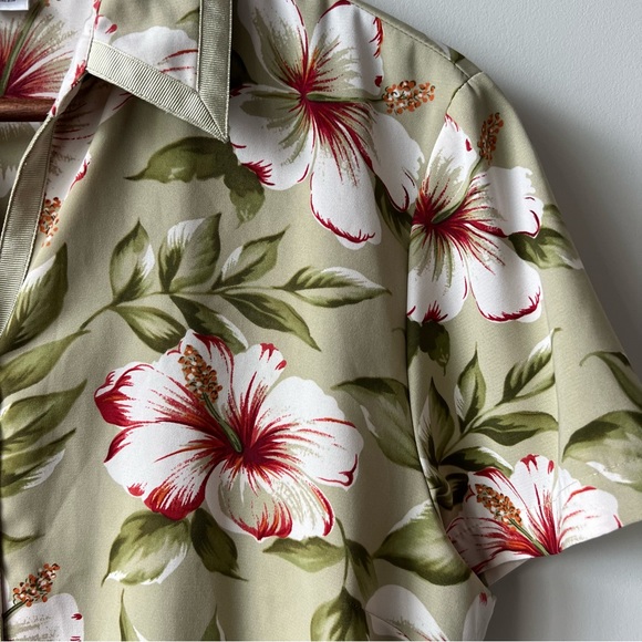 Judith Hart Collection Button Up - Picture 4 of 5